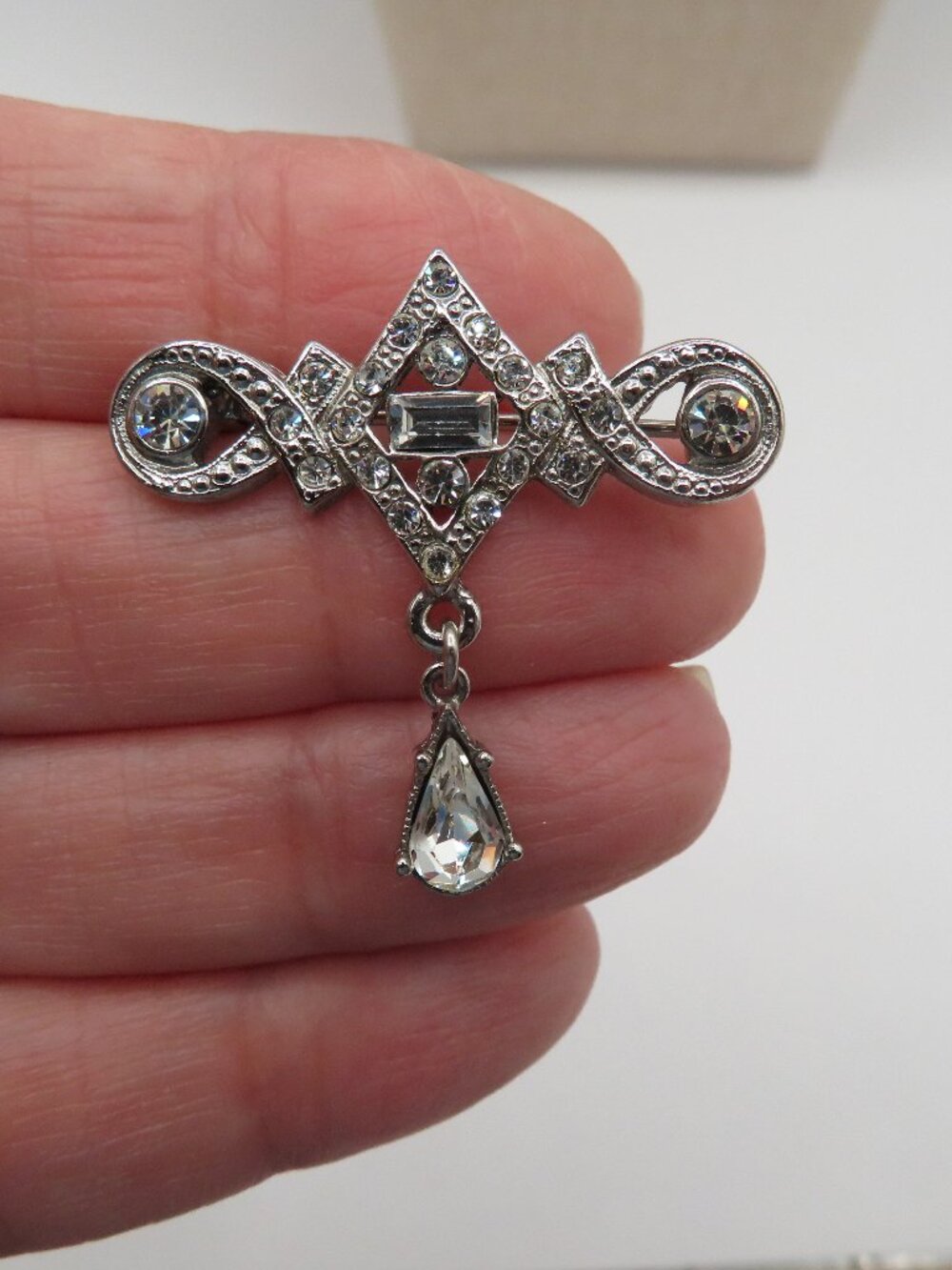 Vintage Art Deco Rhinestone Accent Decorative Bar Silver Tone Brooch